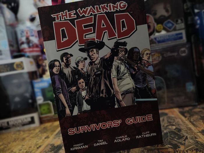 The Walking Dead: Survivors' Guide ! 2011 by Image Comics !
