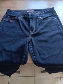 new without tags Tommy Hilfiger womens jeans, 6r skinny