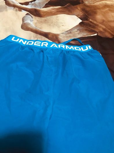 Mens under armour shorts size M