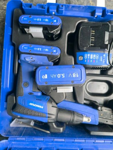 Rawlplug drywall screw gun 3 batteries