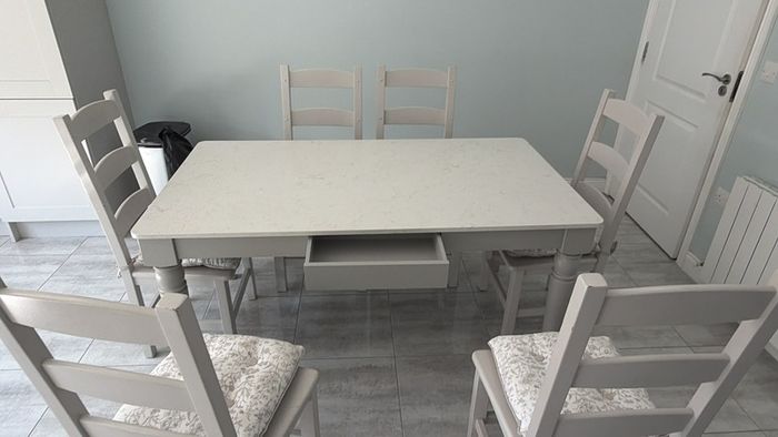 Table & Chairs