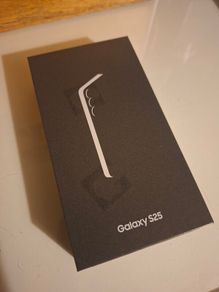 Samsung S25 Brand New. Seal still on box.