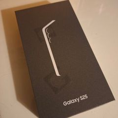 Samsung S25 Brand New. Seal still on box.