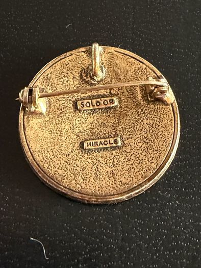 Miracle brooch/pendant