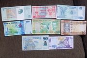 Lot of 8 Uncirculated Banknotes from Africa.No 5.