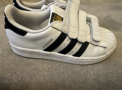 Adidas kids Superstar size 1 1/2 (New)