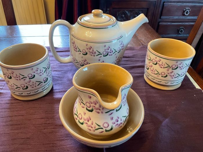 Nicholas Mosse lavender collection from Washington creek . Mugs, jugs , tea pot and platter .pricing the mug for  this ad