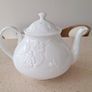Wedgwood Strawberry & Vine Tea Set Image 3