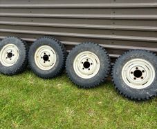 Land rover wheels with Hankook off-road tyres