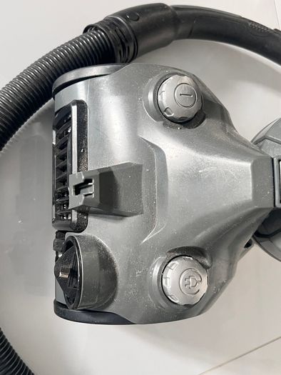Wired vacuum cleaner