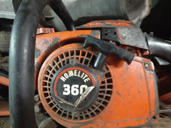 Old chainsaws