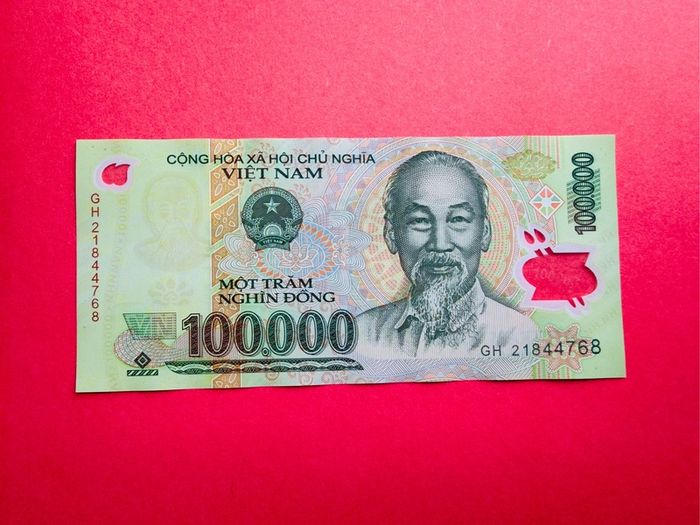 Vietnam. 100,000. Dong. 2021  Pick 122  Polymer Plastic   Uncirculated.