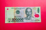 Vietnam. 100,000. Dong. 2021  Pick 122  Polymer Plastic   Uncirculated.