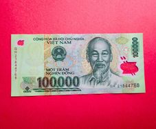 Vietnam. 100,000. Dong. 2021  Pick 122  Polymer Plastic   Uncirculated.
