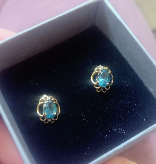 9ct gold topaz stud earrings