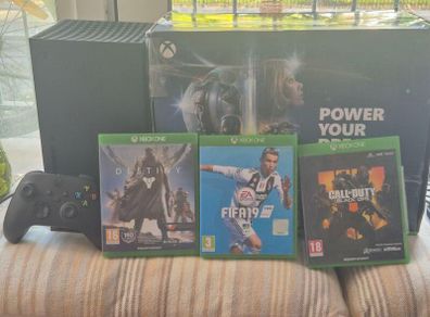 Xbox Series X + Controller + 3 Games