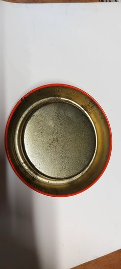 Very rare Guinness belfast metal ashtray,,from late 70s ,early 80s,,,,,few marks on rim, with age,overall excellent condition,,price includes post to anywhere in Ireland thank you,see pictures for condition,,take as is ,new old stock .