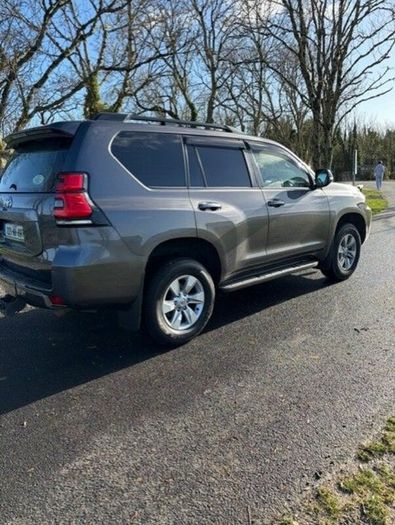 221 Toyota Land Cruiser LWB Commercial