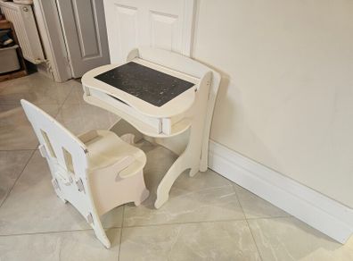 childs desk