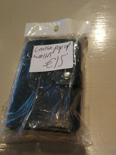 Leather pop up wallet
