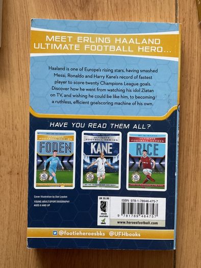 Ultimate football heroes books