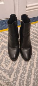 Tommy Hilfiger size 5
