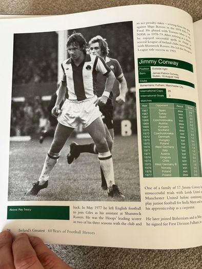 Ireland's Greatest: 300 Top Football Heroes Book