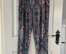 New Italian Light Summer Trousers with pockets - Size 12