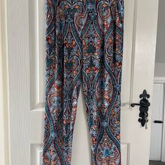 New Italian Light Summer Trousers with pockets - Size 12