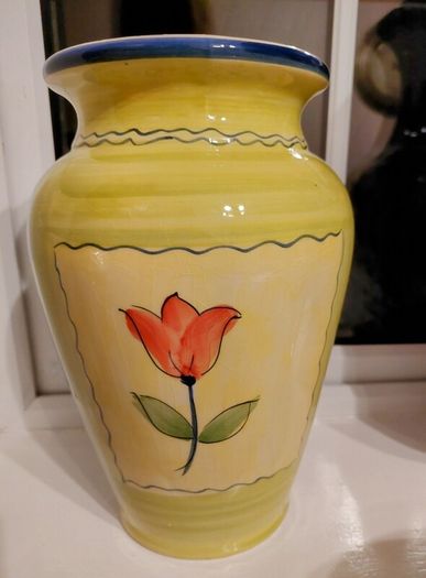 Pretty vase