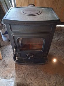 mulberry stove. Dry stove. Replaced with a new stove. In good condition works perfectly.