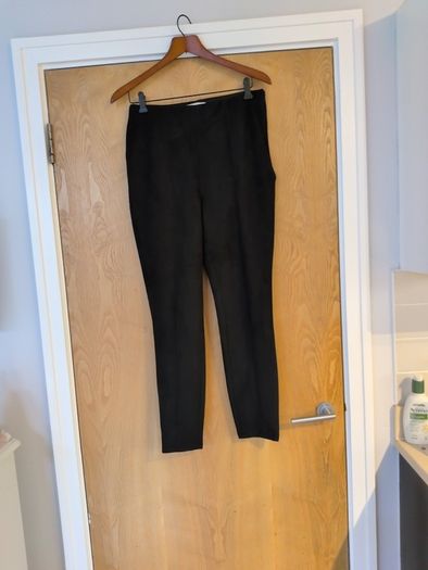 Gallery Black Faux Suede Jeggins.  S. 12    New- No Tag.