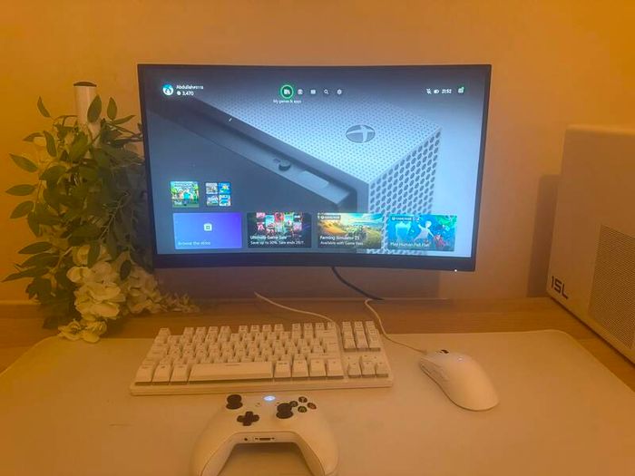 Xbox One S + 4 Games