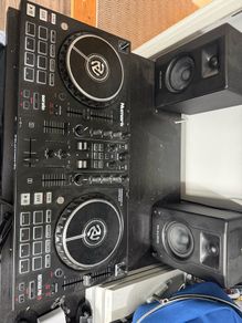 Numark decks with speakers