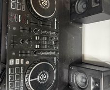 Numark decks with speakers