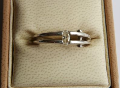Vintage 925 Sterling Silver Ring with Marquise Cut Stone size P - 4,7g
