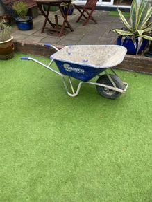 Wheel barrow
