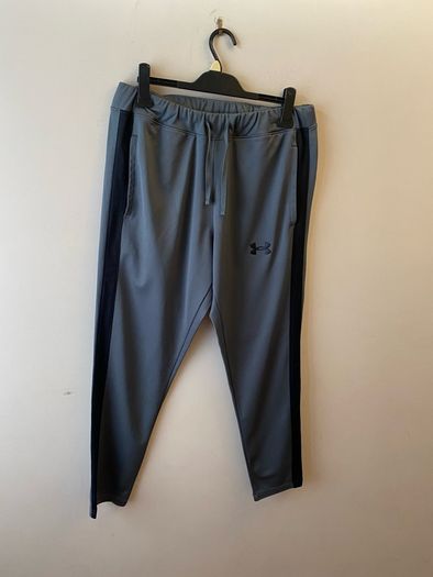 Under Armour grey tracksuit (large)