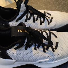 Basketball shoes size 40 (UK 6)