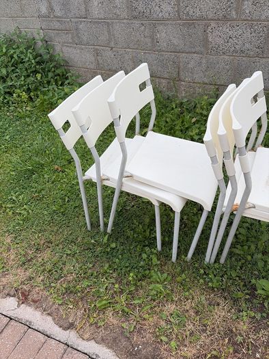 6 White Chairs