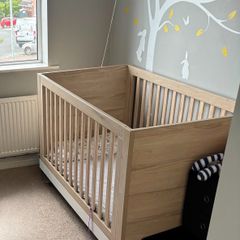 Mamas and papas Lawson cot and bed