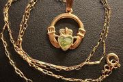 Gold Vintage 9ct  Claddagh Pendant