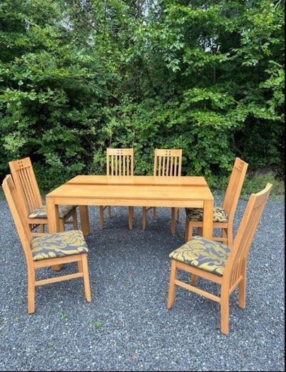 Kitchen Dinning Table and Chairs