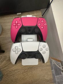PS5, 2 controller and charging stand