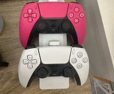 PS5, 2 controller and charging stand