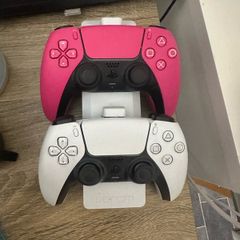 PS5, 2 controller and charging stand