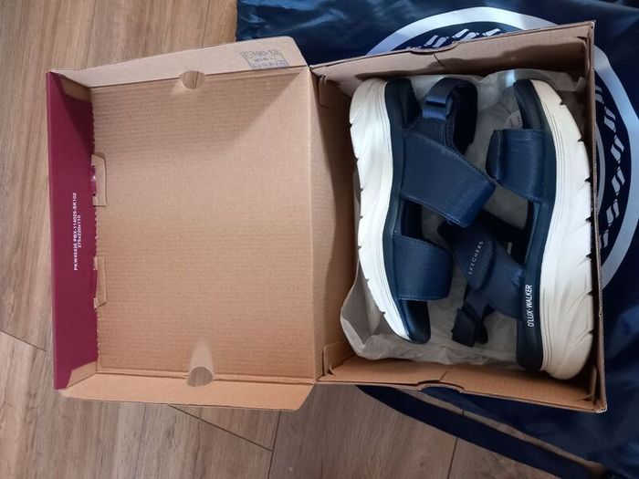 Brand New Skechers Sandals Size UK 36