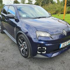 2025 Renault 5 e-tech 52kWh