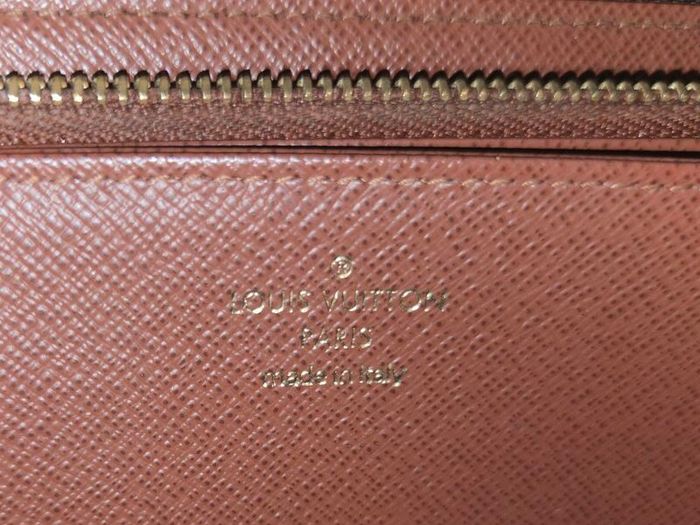 Genuine Louis Vuitton Zippy Wallet