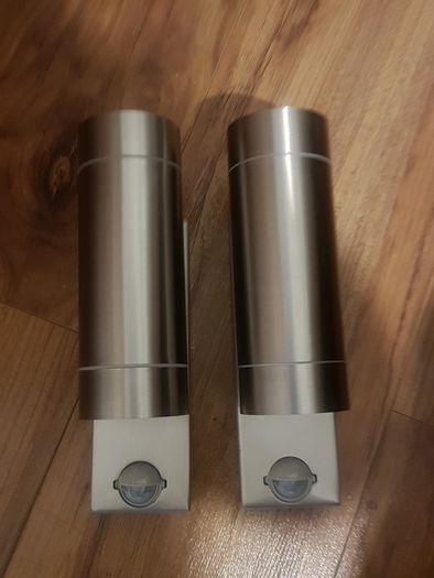 Light pir sensor 25 euro each(including bulbs) 2 available
